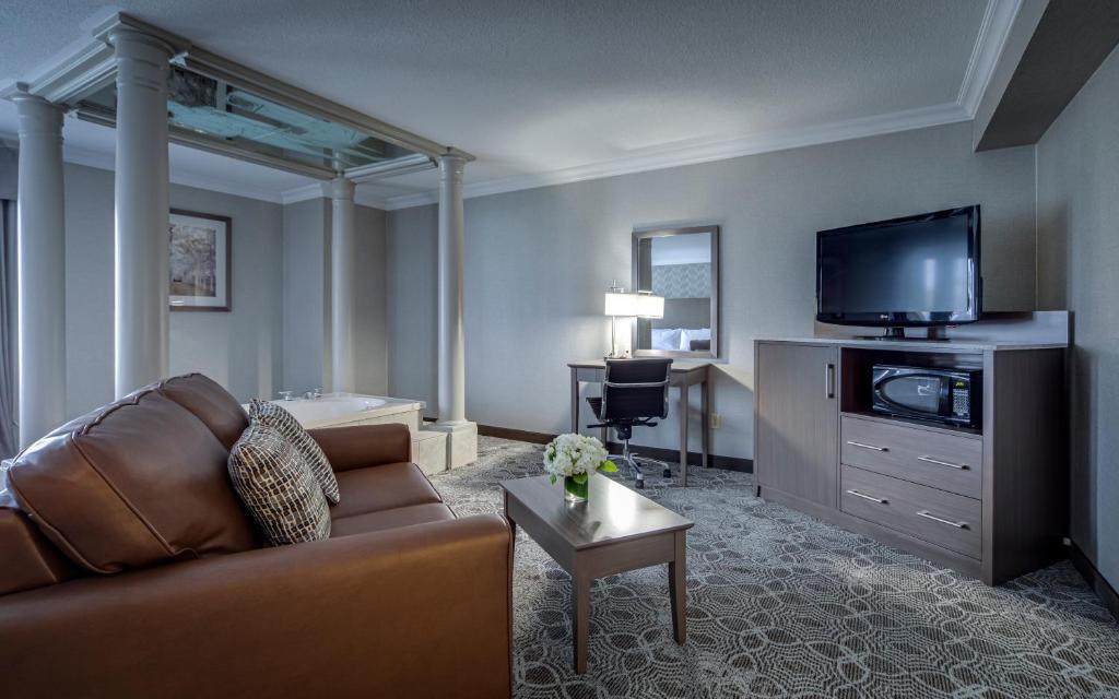 Monte Carlo Inn Markham - Luxury King Suite Avec Baignoire à Jets
