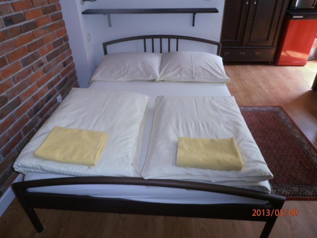 Villa Pod Orzechem w Zaniemyślu - Tweepersoonskamer Met 1 Of 2 Bedden