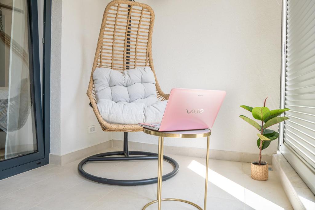Posedenie v ubytovaní Golden Luxury Apartment