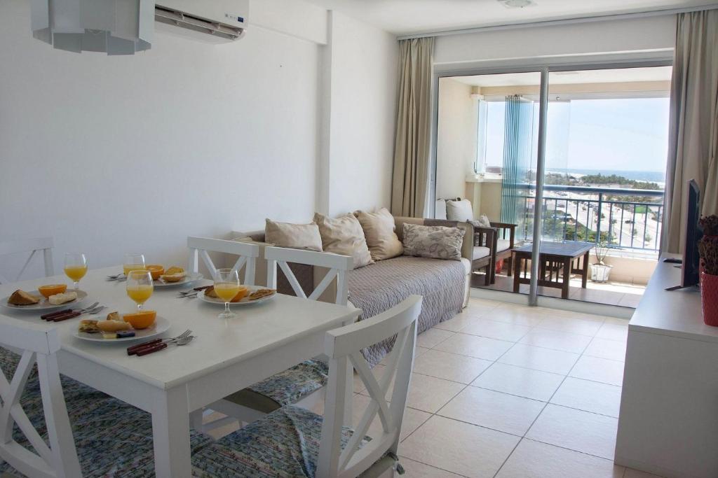  Lindo flat com 2 quartos vista total mar