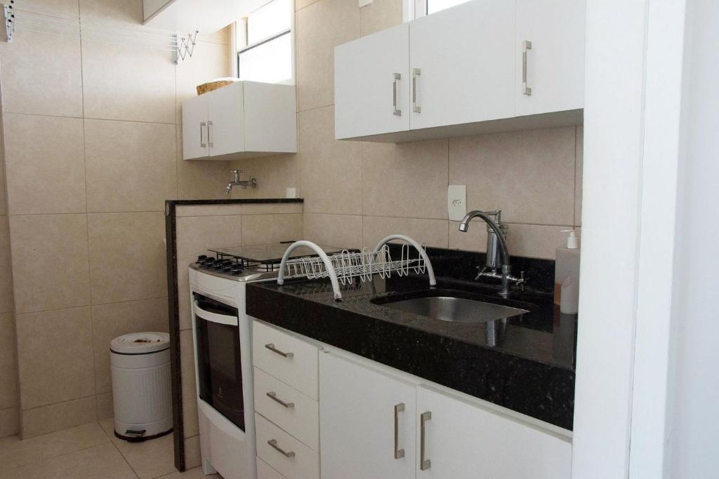  Lindo flat com 2 quartos vista total mar