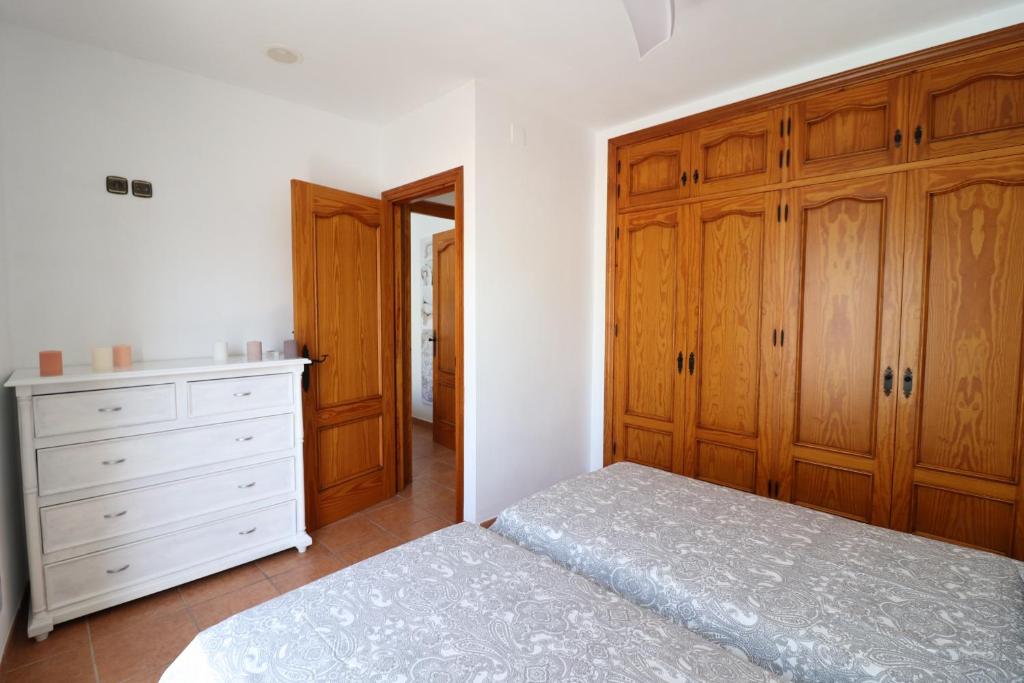 Postel nebo postele na pokoji v ubytování Apartment Sanjuan18 with Hot Tub SpainSunRentals 1155