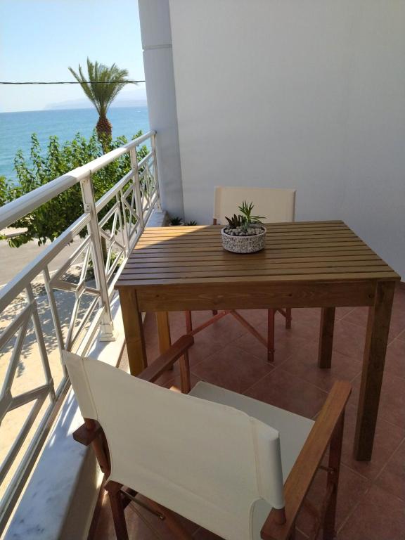Balkón nebo terasa v ubytování Cosy Apartment with Sea View