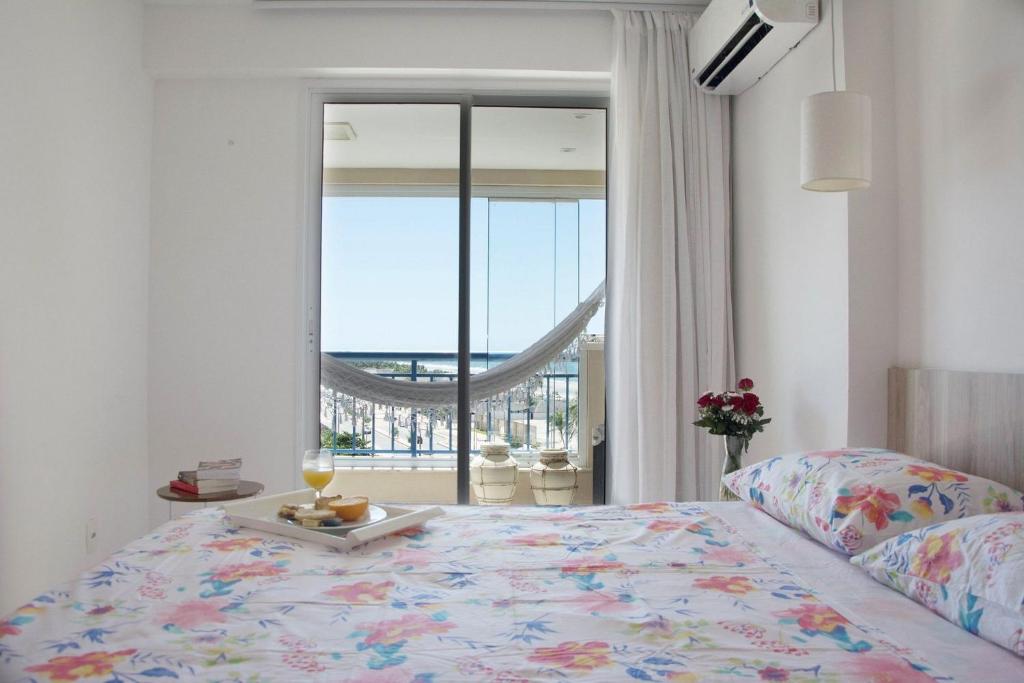  Lindo flat com 2 quartos vista total mar