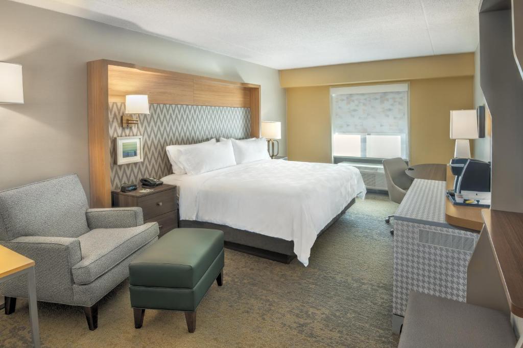 Holiday Inn East Windsor - Cranbury Area photo