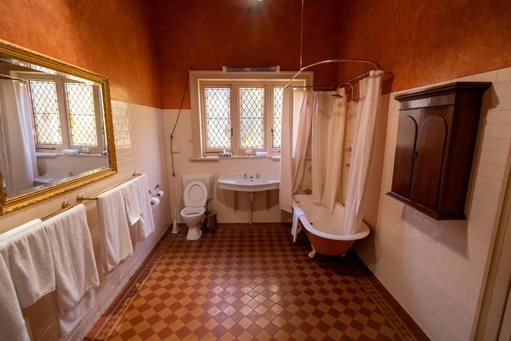 Koupelna v ubytování Buxton Manor