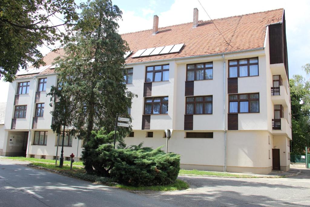 Budova, v ktorej sa hotel nachádza
