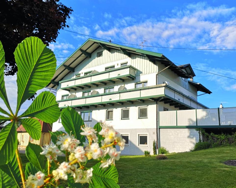 Vonkajšia záhrada v ubytovaní Landgasthof & Seminarhotel Kobleder