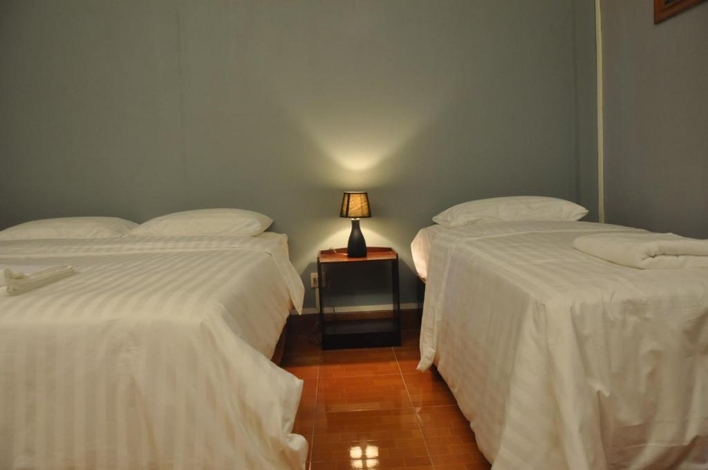 Pilgrim's Kitchen & Inn - Deluxe Triple Room