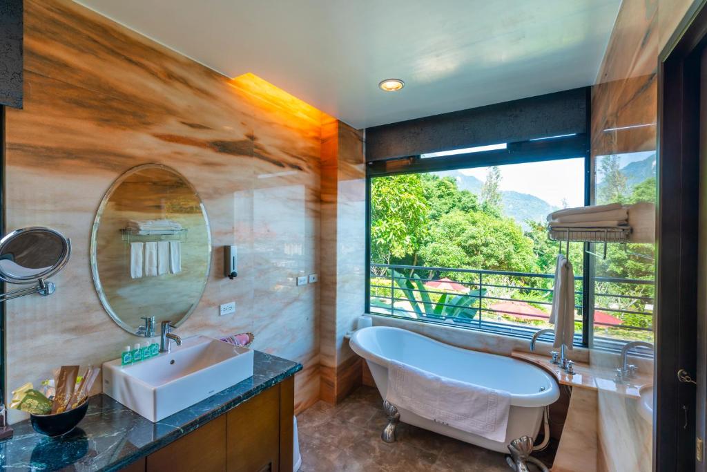 Ein Badezimmer in der Unterkunft Azure Villa