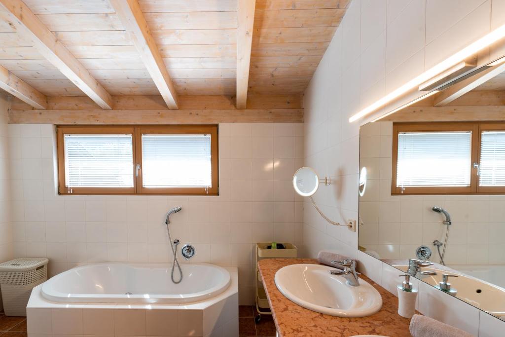 Koupelna v ubytování Apartment Stifter