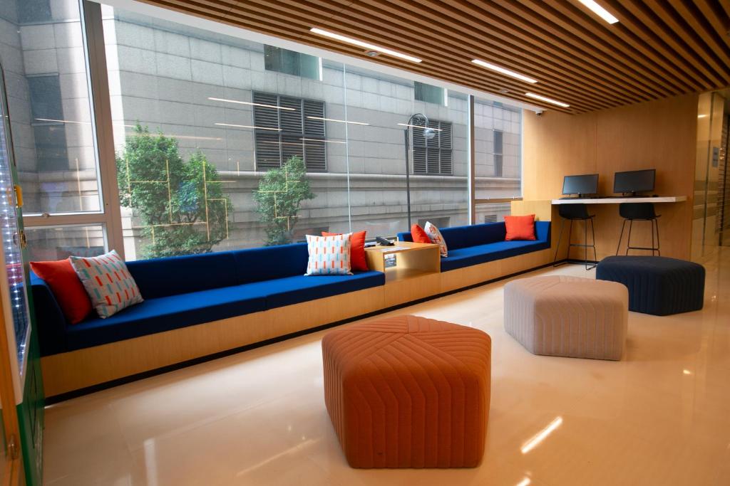 Posezení v ubytování Holiday Inn Express Hong Kong Causeway Bay by IHG