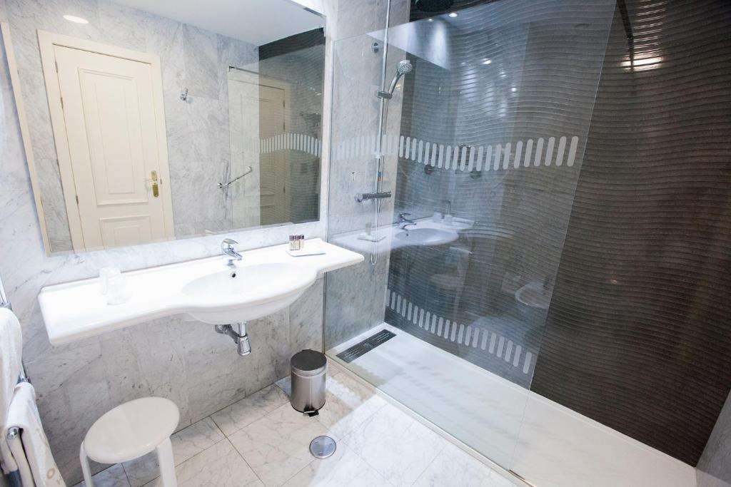 Koupelna v ubytování Hotel Alfonso VIII