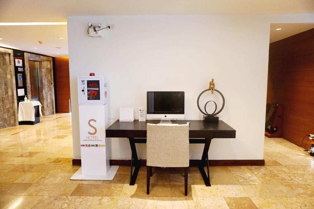 TV a/nebo společenská místnost v ubytování S33 Compact Sukhumvit Hotel