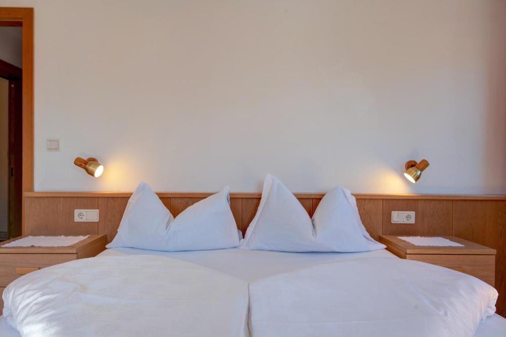 Posteľ alebo postele v izbe v ubytovaní Apartment 4 - Zur Sonne