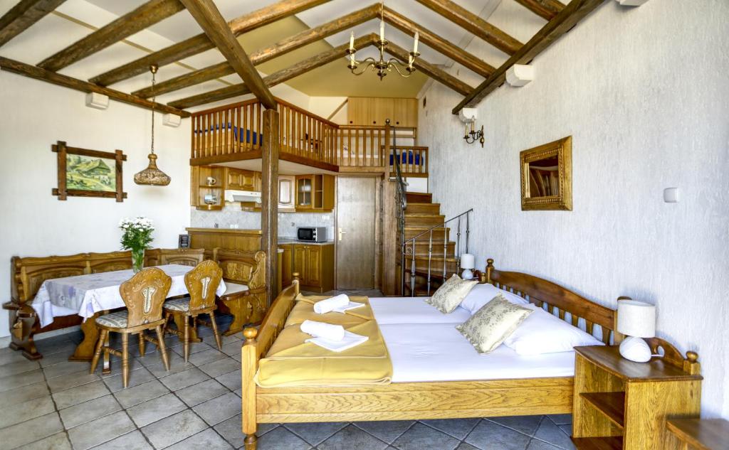 Villa Lenka and Mate Ivanac - 3