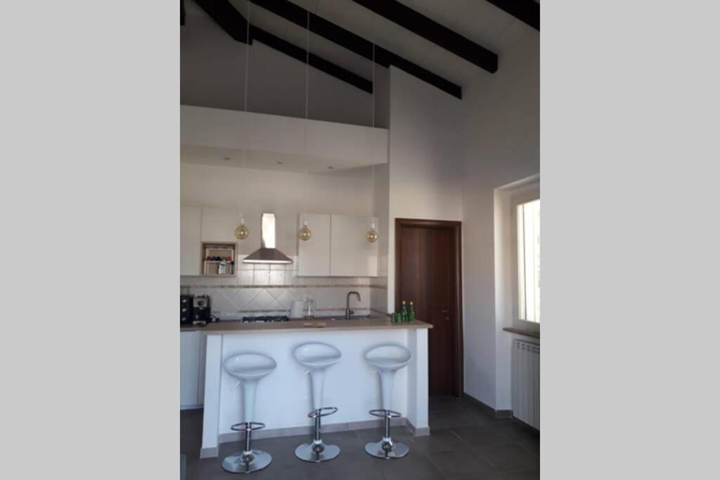 Kuchyň nebo kuchyňský kout v ubytování Villetta al mare con ampio giardino privato