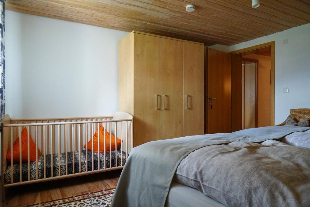 Postel nebo postele na pokoji v ubytování Ferienwohnung Köck