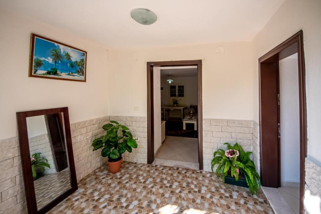 Zdjęcie z galerii obiektu Guest House Garden w Gjirokastrze