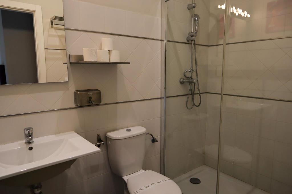 Koupelna v ubytování Triana Suite Dreams