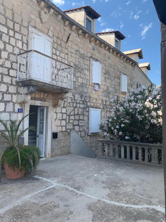 Budova, kde se apartmán nachází