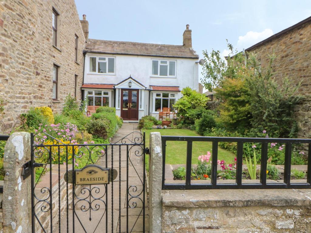 Braeside, Richmond (updated prices 2024)