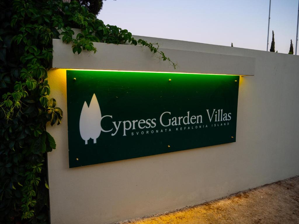 Certyfikat, podpis lub inny dokument wystawiony w obiekcie Cypress Garden Villas