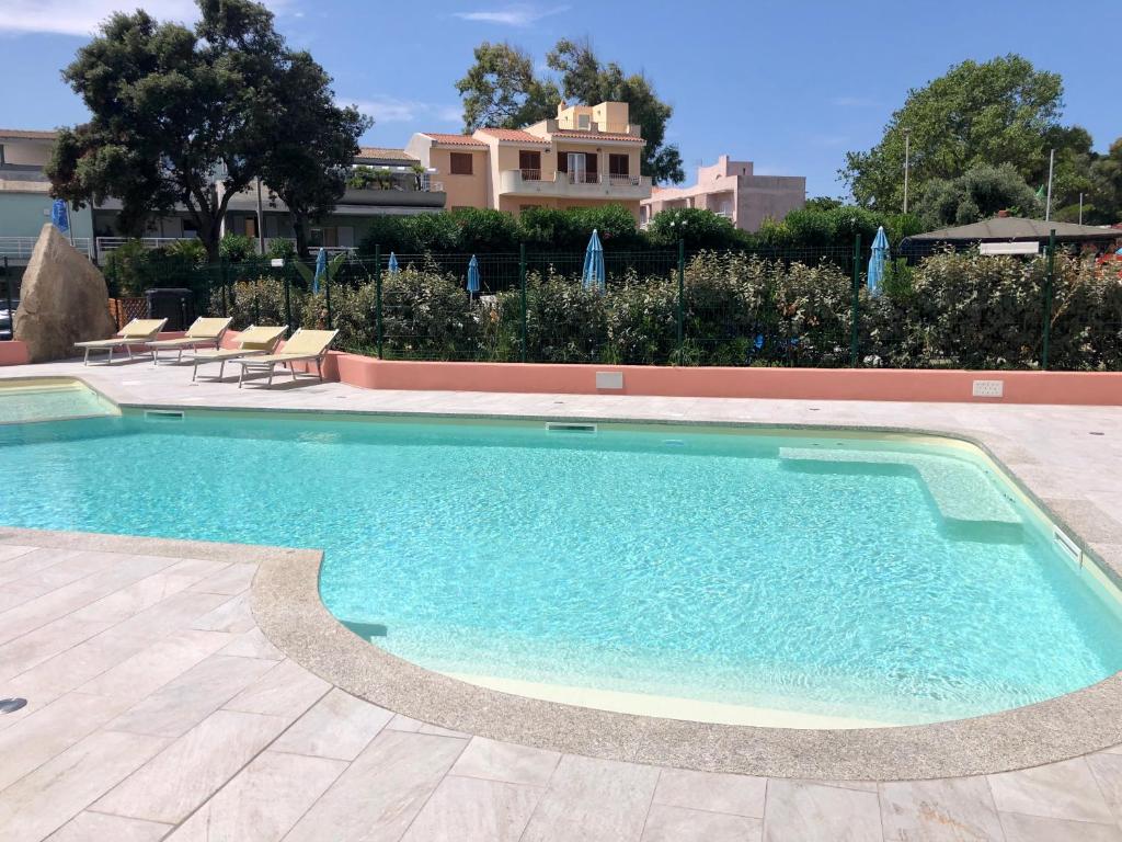 Piscina en o cerca de Residence I Mirti Bianchi