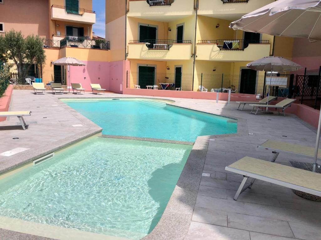 Piscina en o cerca de Residence I Mirti Bianchi