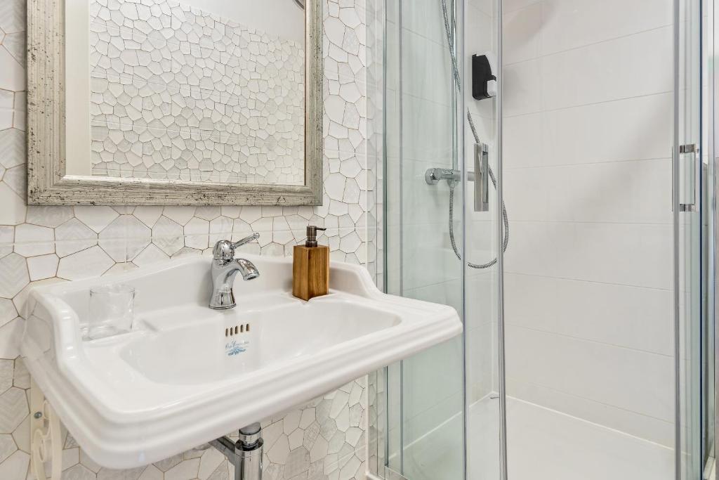 Historic Plaza Varos Split - Resim 44