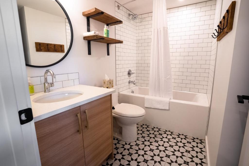 Basecamp Suites Canmore - Resim 22