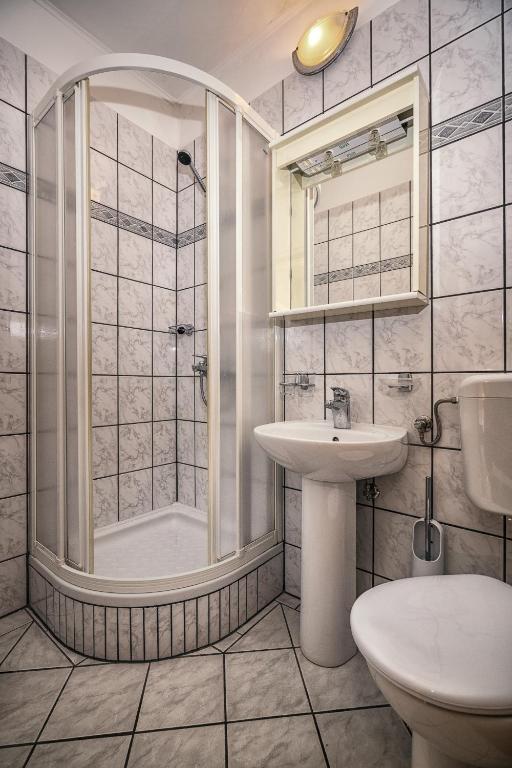 Colonia Apartments - 2