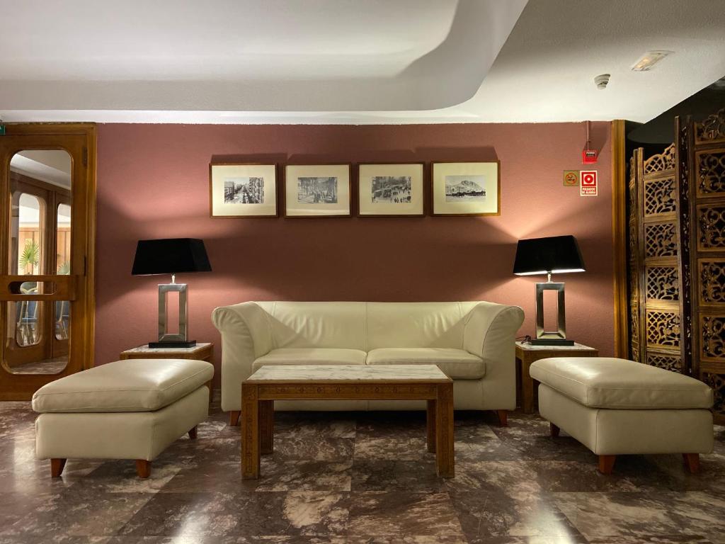 Hotel Leuka - Resim 12