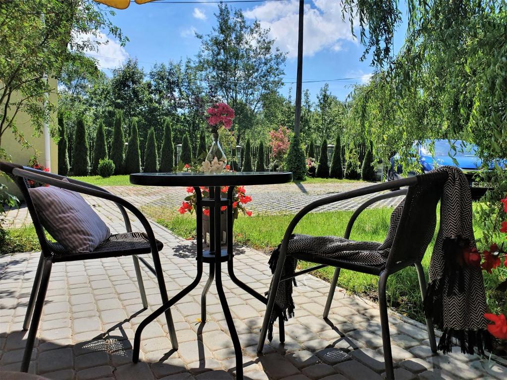 Vonkajšia záhrada v ubytovaní Apartamenty pod Holicą