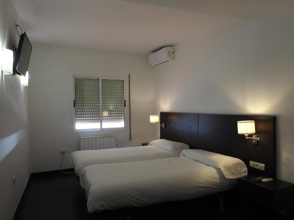 Booking.com: Hostal o pensión Hostal Meson de Paco , Cariñena ...