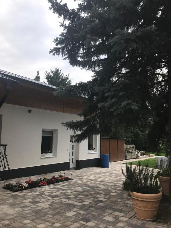 Budova, v ktorej sa apartmán nachádza