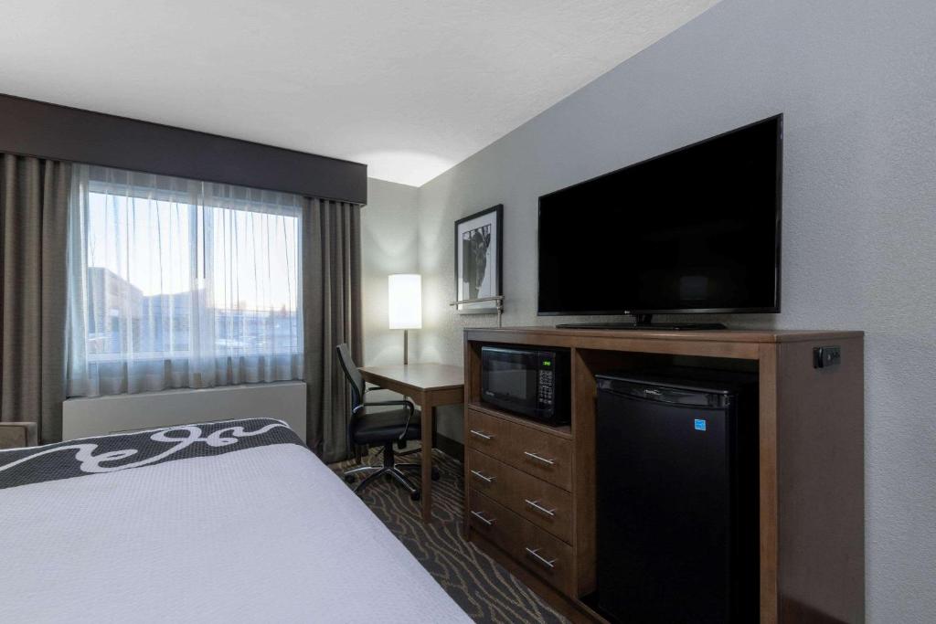La Quinta by Wyndham Anchorage Airport photo