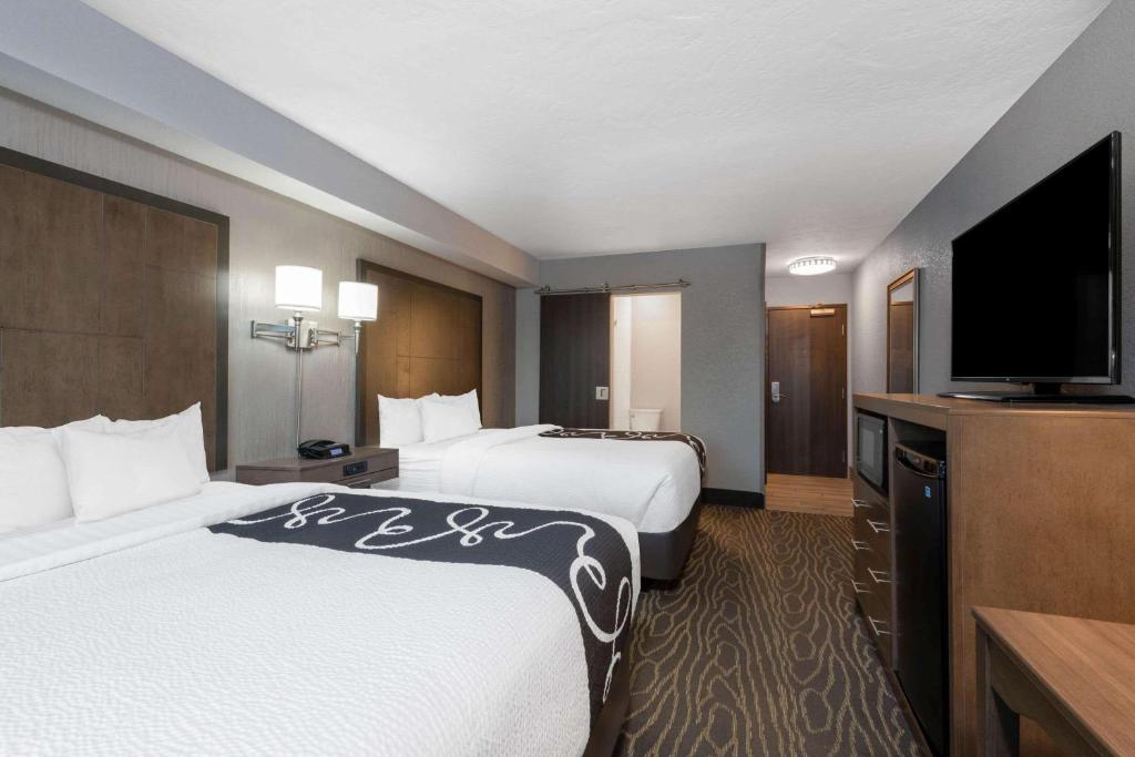 La Quinta by Wyndham Anchorage Airport photo