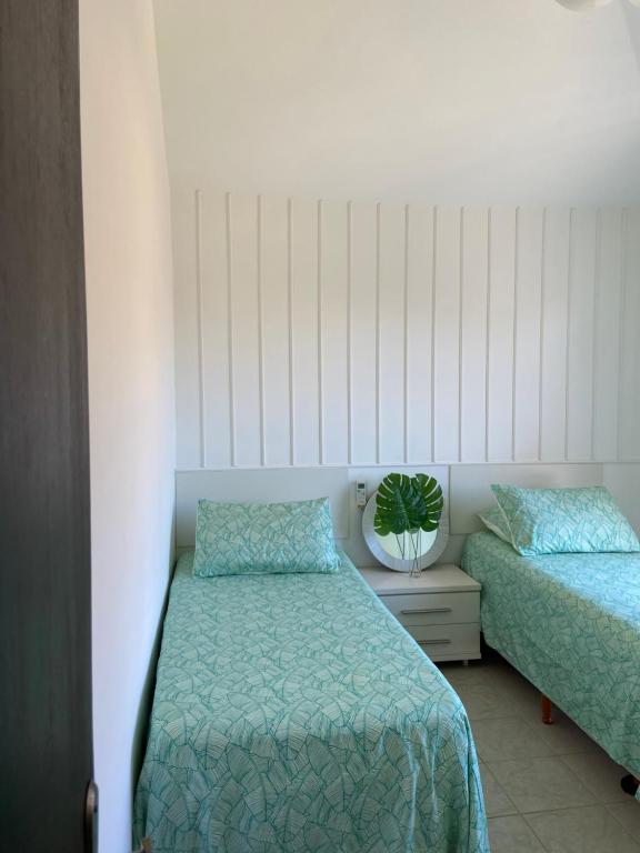  Casa Super Charmosa em Condomínio na Praia