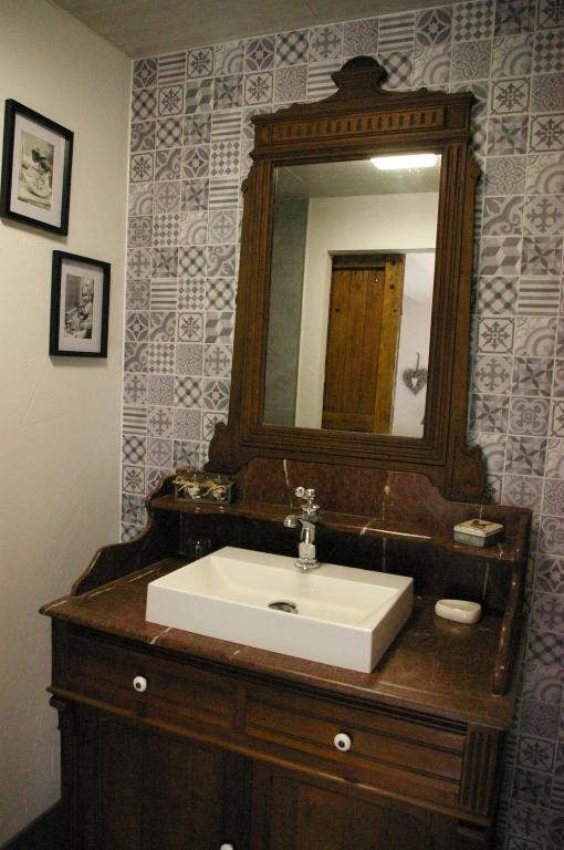 Au charme d'antan - Chambre Double Avec Salle De Bain Privée