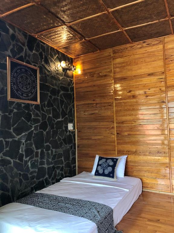 Mai Chau Green Ecohouse - 阳台的三个房间