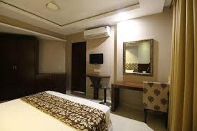 Hotel Raj Palace - Housity