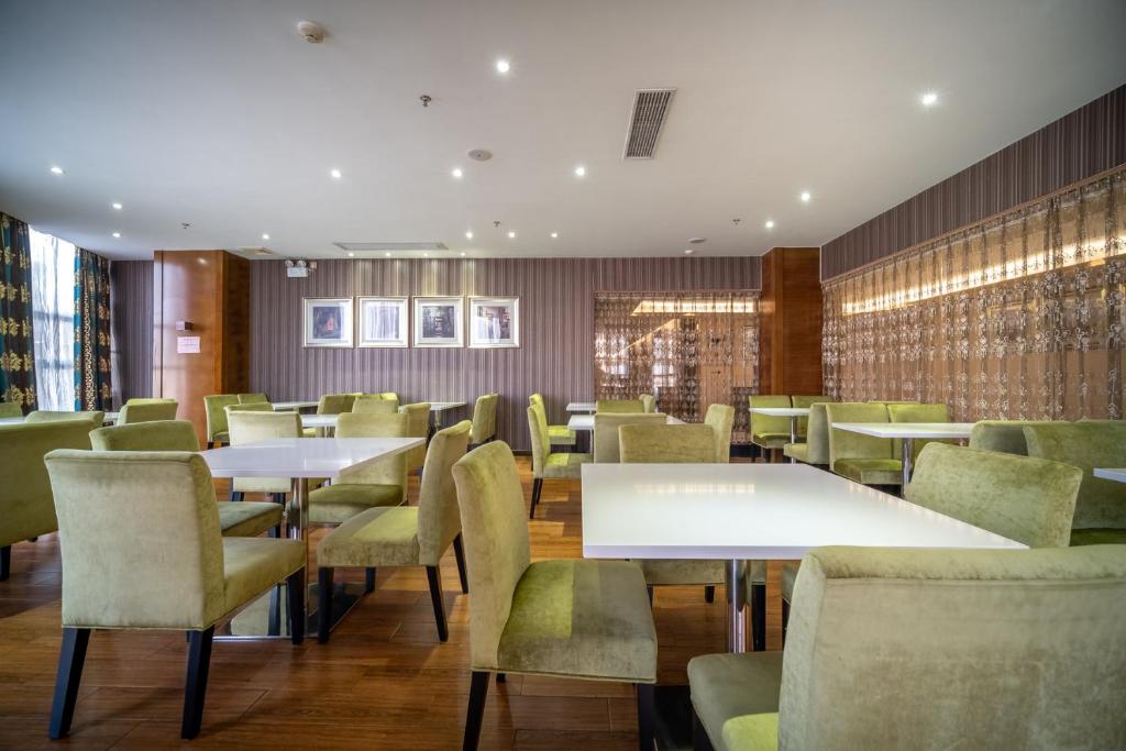Posezení v ubytování Relteem Hotel