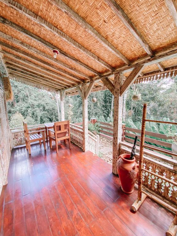 Balkón nebo terasa v ubytování Umah Kayu Ubud
