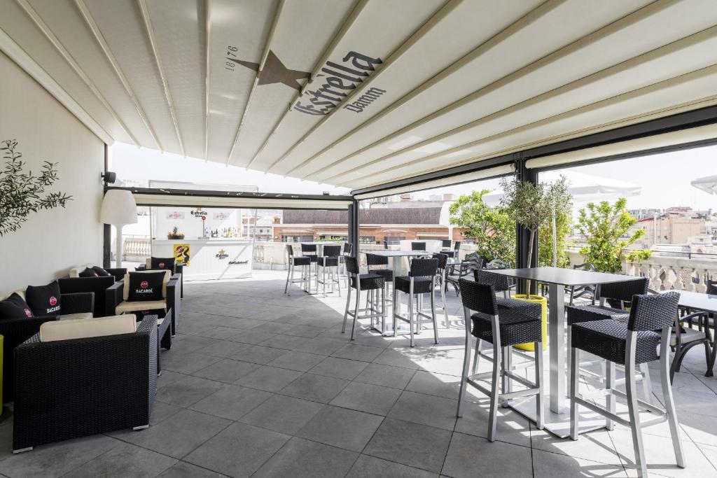 Reštaurácia alebo iné gastronomické zariadenie v ubytovaní Hotel Barcelona Center