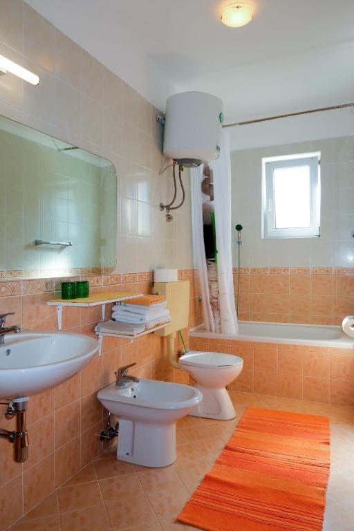 Koupelna v ubytování Apartment Hoba by Interhome