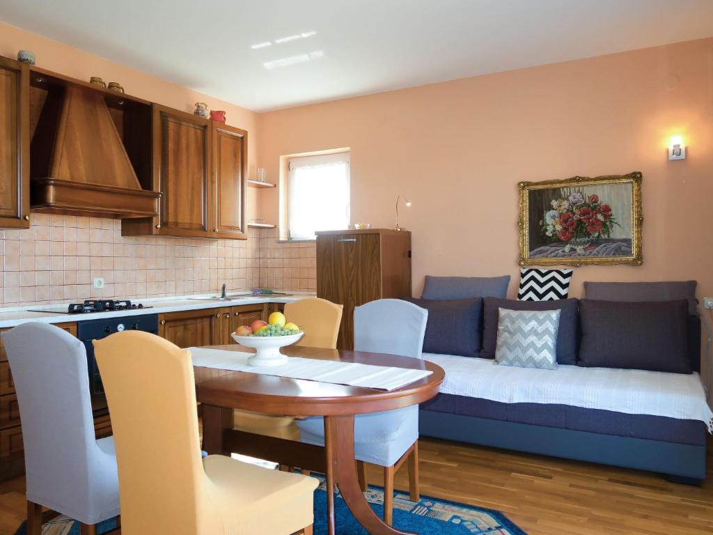 Kuchyň nebo kuchyňský kout v ubytování Apartment Hoba by Interhome