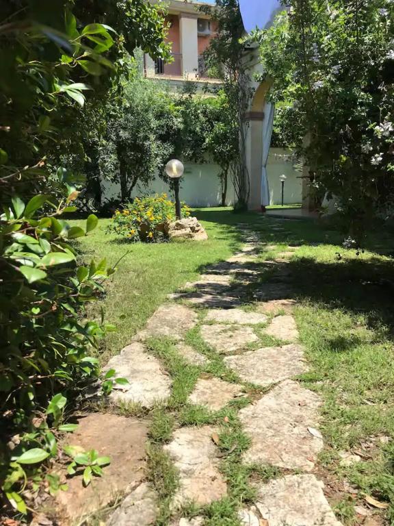 A garden outside Junco