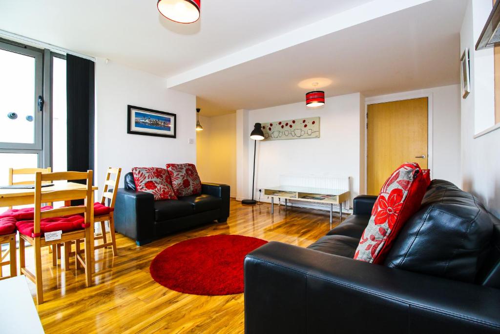 Riverview Apartments - 2-Bedroom Apartment (4 Adults)