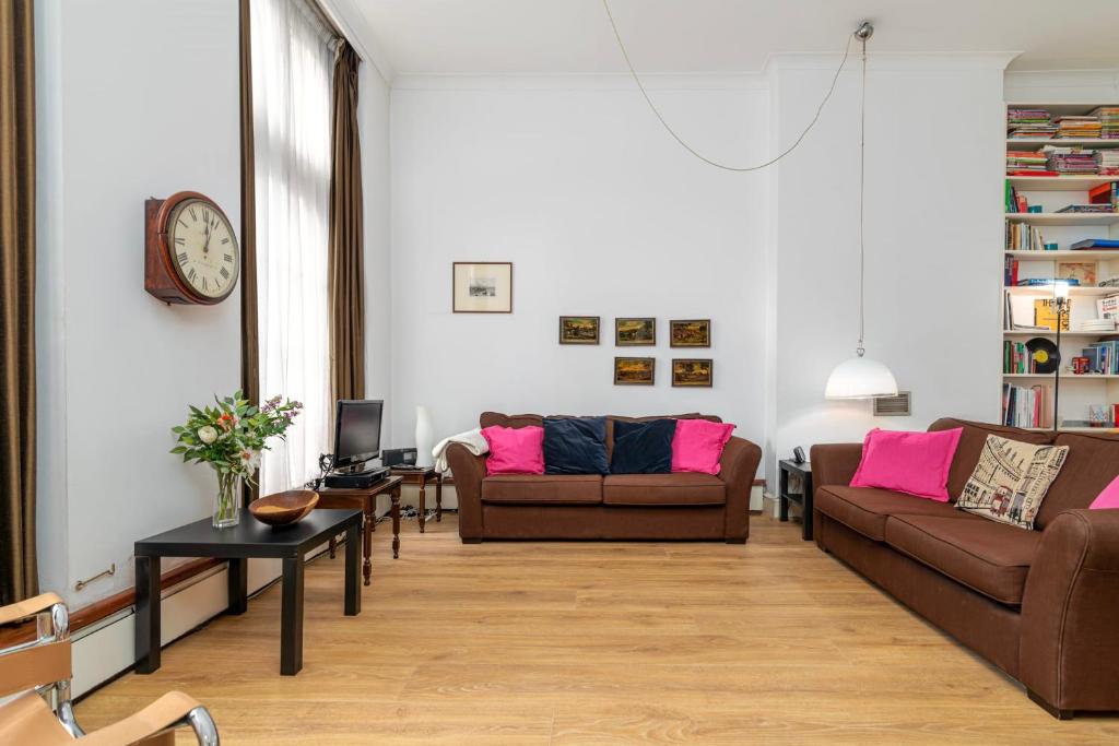 PERFECT LOCATION! Spacious 2BR Home by Hyde Park